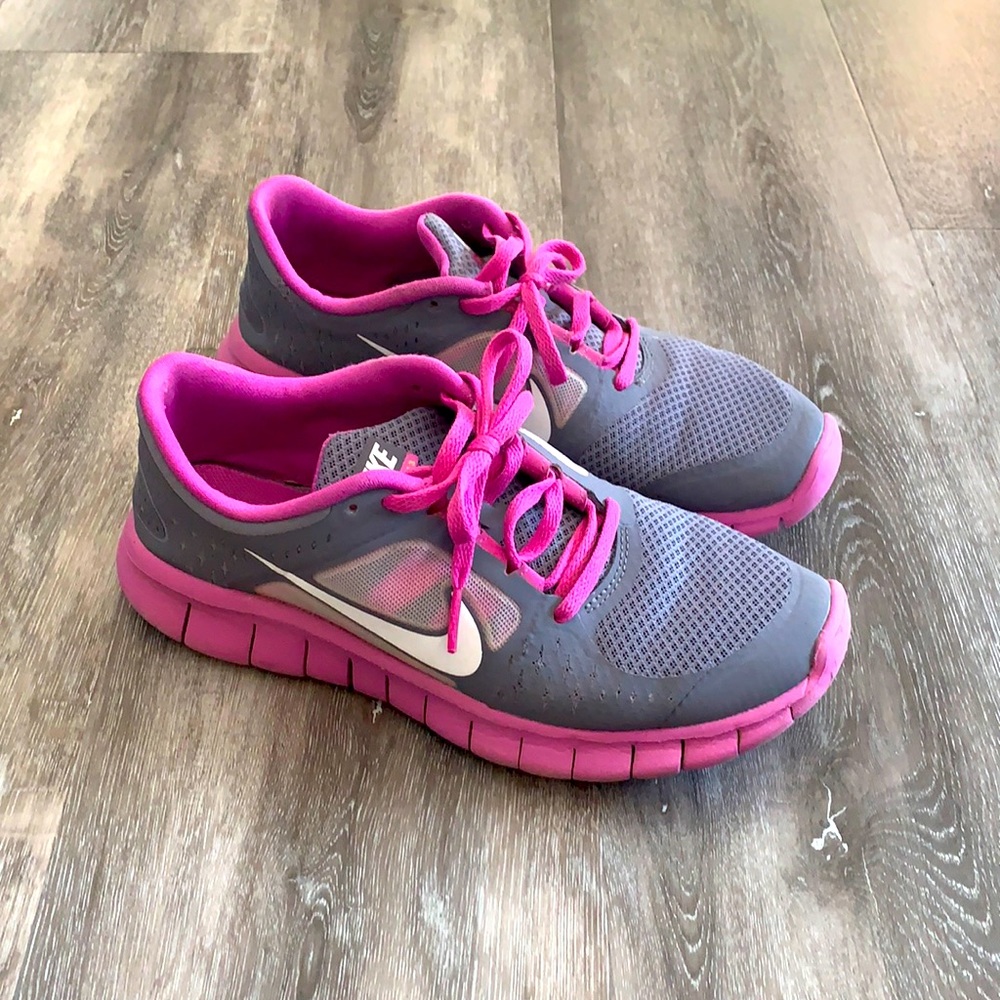 Nike tennis shoes